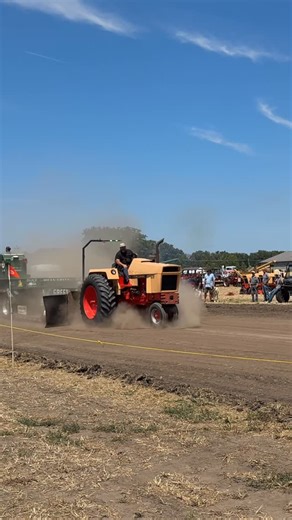 Someplace Or Another on Instagram: "Case 970 tractor pull 😎 Antique tractor and steam engine show Manhattan Illinois tractor show #tractors #tractor #farmlife #tractorshow #tractorpulling #case"