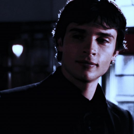 Tom Welling's Clark Kent: Red Kryptonite Edit