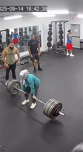 Grandma lifts heavy barbell, gym stunned 💪