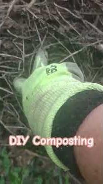 Save Money in the Garden! DIY Compost & Mulch for Bigger Flowers and Vegetables #mulch #compoat