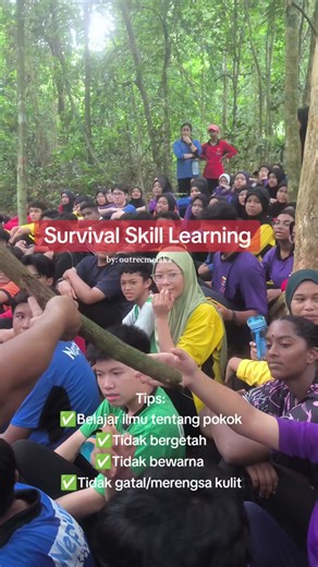 Minum Air Dari Potongan Akar Kayu: Tips Survival