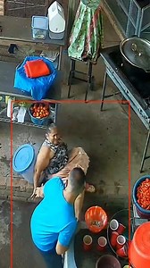 909K views · 8.1K reactions | Pobre Sirenita ya no aguanta sus rodillas #elsalvador4k #reelsfacebook | Cocinando con El Salvador 4K | Facebook