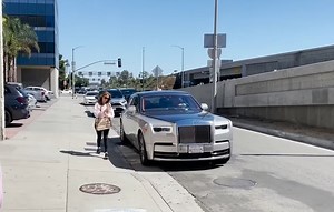 Jennifer Lopez’s Car Choice for Driving Around LA Was a Two-tone Rolls-Royce Phantom
