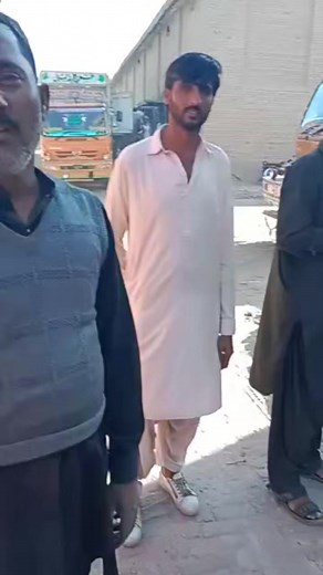 1.7M views · 37K reactions | #wheat #Loading #unloading #issue #Awais #owaisch #Awaisch #union #transport #association #pakistangoods #logistics | All Pakistan Goods Transport Owners Association | Facebook