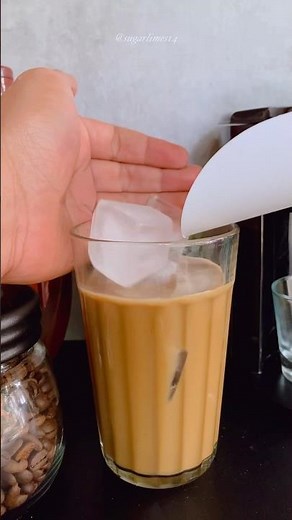 How to make iced coffee with coffee mate creamer #icedcoffee #coldcoffee #coffeathome #recipe