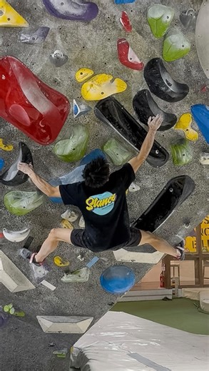 大政涼 on Instagram: "Black Tape ゲット!!!轢  @bpump_ogikubo ⁡ 今週はボルダー三昧。 ⁡ ⁡ #クライミング #ボルダリング #climbing #bouldering #training #climbinglife #bepump #3d"