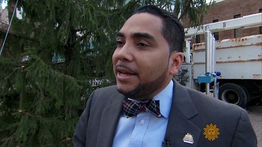 "World's ugliest Christmas tree" lives on