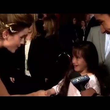 Little Fan Asks Emma Watson - beauty and the beast premiere