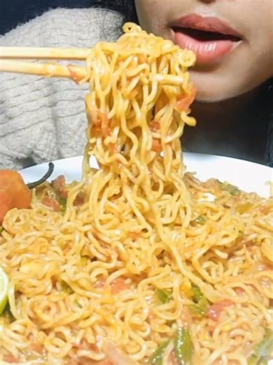 lemon maggi eating #spicymaggi #lemonmaggi #maggieating #foodchallenge #eatingchallenge #asmr