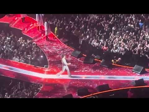 Bohemian Rhapsody By Benson Boone With Brian May Live @ 02 London November 4th 2025