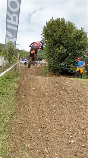 Dan Mundell threading a fine ￼needle ￼perfectly!