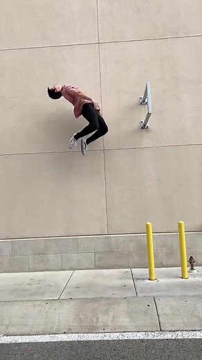 Gravity just left the chat 👋 @Jarrodluty2897 #parkour #freerunning #gravity #floating #airtime #style #jump #flip