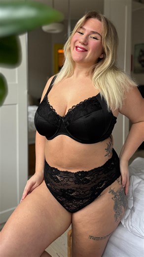 Zizzi Official on Instagram: "THE BRA YOU DIDN’T KNOW YOU NEEDED 🖤 In two colours! High support, a full coverage fit and feminine lace details that keep you comfortable all day – without compromising on how it feels. A bra that works with your curves and makes you feel great! 👉 Shop it now 🔗 https://www.zizzifashion.com/full-cover-high-support-bra-with-lace-detail-black-L01075A0199.html 📸: @eva.offscript"