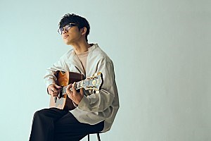 川崎鷹也、ANAとのコラボ楽曲「FLY HIGH」空港にて撮影されたMV公開 | Daily News | Billboard JAPAN