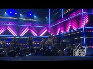 Jennifer Hudson - "It's Your World" Live At Fashion Rocks 2014