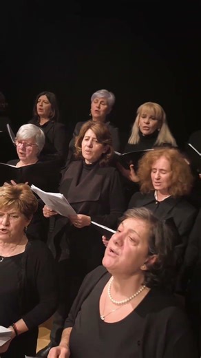 "Φίλα με"Χρήστος Παπαδόπουλος,Θάνος Ματζίλης,Λίγεια χορωδία #music