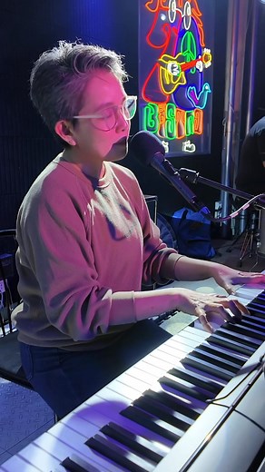 Himig Natin by Juan dela Cruz Band (Pajamajam Live Performance) The 70's Bistro | 110425 LYRIC #kawaies120 #abbyclutario #abbyclutariomusicmoment #abbyclutariocover #pajamajam #piano #coversong #fyp #fypシ゚ #live #opm | Abby Clutario Music