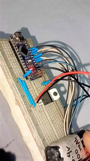 👉 “Stop Burning Your Arduino! ⚡ Use 7805 the RIGHT Way!”#Arduino #DIY #Shorts #ArduinoNano