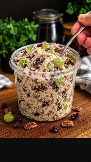 Cranberry Pecan Chicken Salad 🥗 Creamy, Crunchy & Delicious!