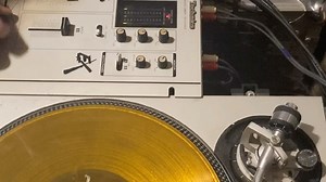 世界DMC DJ大赛中国总冠军 Kook-L 分享真正的DJ知识 Scratch 手法之一 （Chirp Scratch ）解析视频教程分享