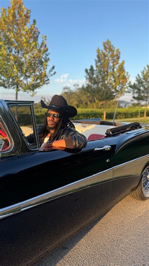 I don’t I ever shared this clip of @thesopralto completely murdering this moment at the last Eagle Room. I am so grateful that literally every single one of my singing friends aren’t just average singers 🥹 It’s like having Beyonce on stage! Luh you guh!!! | Jai' Eagle