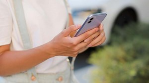 Use This Gesture to Select Multiple Items on Your iPhone