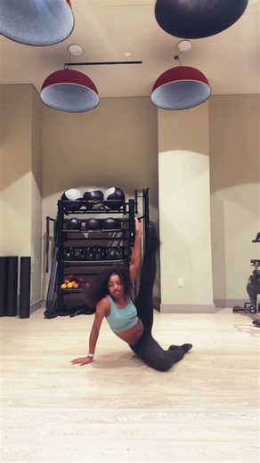 Easy Dance to Learn! | dc: me| ( I DO NOT OWN COPYRIGHT) #4nn43rb #dance #easydancesteps #dancers