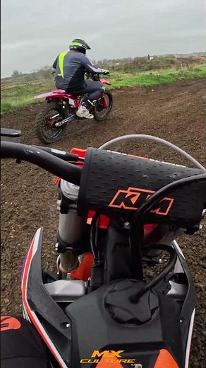 Smooth clicks up to neutral 😂🙄#motocross #mx #moto #ktm #dirtbike