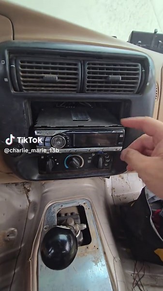 omg old Alpine radios were the best!