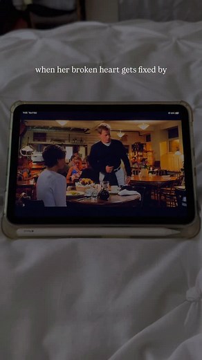 squealing 🤭 your sign to watch 🎬 Someone Like You (2001) #romcom #90sromcom #romancebookstagram #romancebookaddict #onlyonebedtrope #romancetrope #romancetropes | Britney Guinn