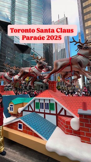 Toronto Santa Claus Parade 2025🎅 🦌 🎄 #christmas #parade #santa #toronto#follower #everyone | Joy Martinez Fontanilla