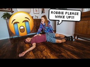 SCREAMING IN PAIN AND THEN “PASSING OUT” PRANK ON MY WIFE!! *CUTE REACTION*