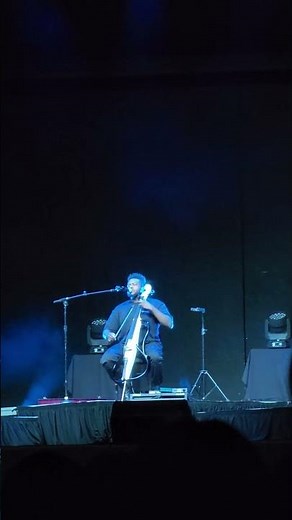 Kevin Olusola from Pentatonix cello boxing