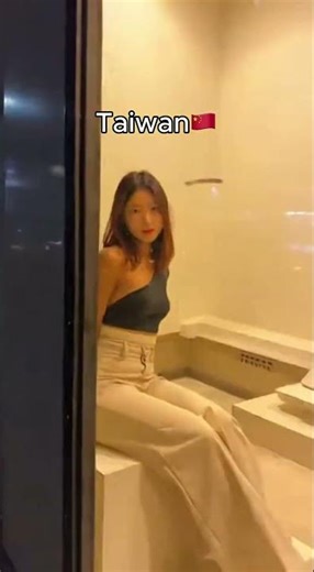 Taiwan's Live Mannequins