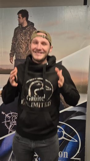 Voici notre sweat du mois de décembre, une très belle nouveauté ! Le Cross Duck Hoodie gabion-unlimited.com | Gabion Unlimited