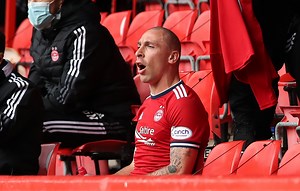 Celtic great Scott Brown came off with a hamstring knock for Aberdeen last night