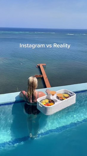 Epic pool fail. Who wants to see more Instagram vs reality?! #roatan #roatanhonduras🌴🇭🇳 #honduras #instagramvsreality #bacheloretteparty #infinitypoolgoals #floatingbreakfast #travelinspo2022 #caribbeantiktok