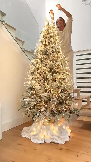 Illuminate your tree with our dazzling lights! 🎄 Instantly add a magical sparkle to your holiday decor, making any space feel festive and bright. ✨ | Inferright.store
