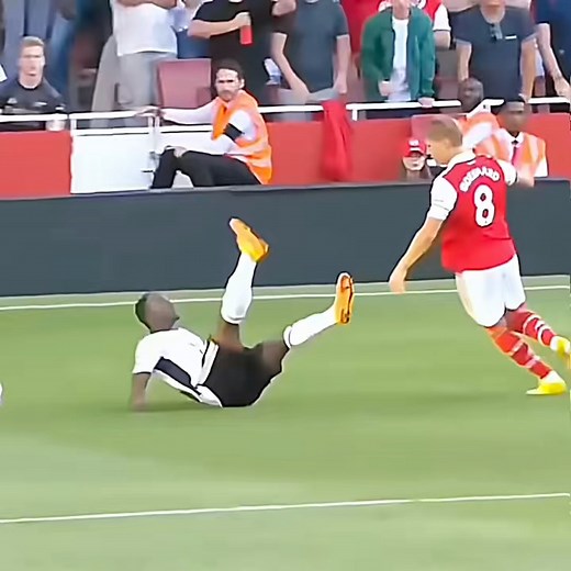 Get ready to laugh nonstop! 🤣 Here are some of the funniest football moments caught on camera — epic fails, silly celebrations, and hilarious bloopers from the field. ⚽🔥 If you love football and good laughs, don’t forget to: 👍 Like 💬 Comment your favorite moment 📲 Share with your football friends! | 90Minutes Talk