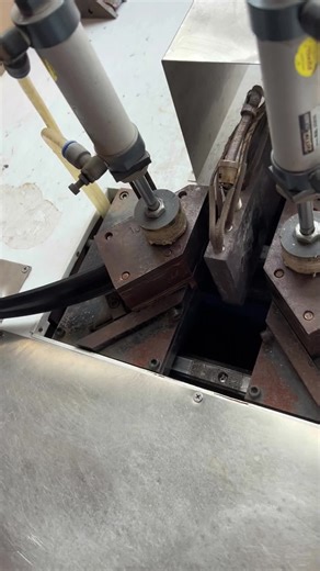 Aluminum-clad sunroom: soak up sunshine in style, sturdy & cozy for every season! #Aluminum-coated wooden sunroom #Insulation and heat preservation