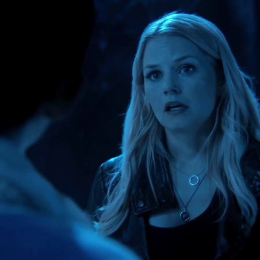 Snow White and Emma's Heartfelt Moment | Charming Family Scene