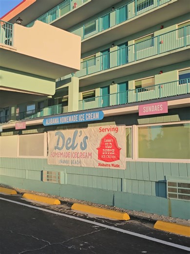New Del's Ice Cream Shop in Gulf Shores, Alabama Del's has opened a new location on West Beach Blvd at the Beachside Resort Hotel. 📌 610 West Beach Blvd, Gulf Shores, Alabama #gulfshores #alabamabeaches #gulfshoresalabama #gulfcoast #alabamagulfcoast
