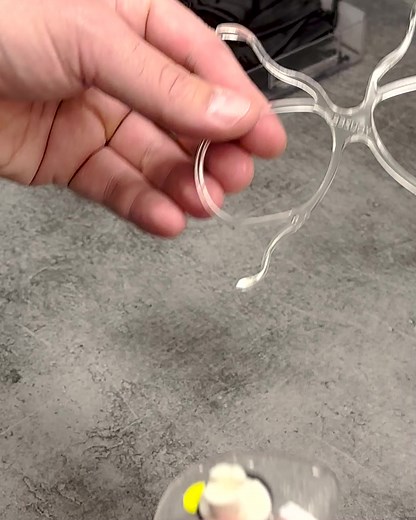 32K views · 187 reactions | BLACK WEEK - 20% OFF 10 sec to mount perfect vision in your goggles - no matter the sport or season! ✔ Get your prescription for glasses to order yours now ✔ Read reviews on Trustpilot 4,9/5 ⭐⭐⭐⭐⭐ ✔ Made in Sweden  ✔ Check out our prescription guide: https://youzeeshop.com/pages/prescription-guide | YouZee - Clip-In glasses for goggles | Facebook