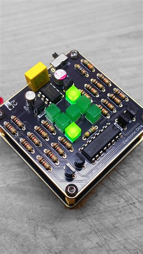 Axiometa on Instagram: "Electronic Dice"