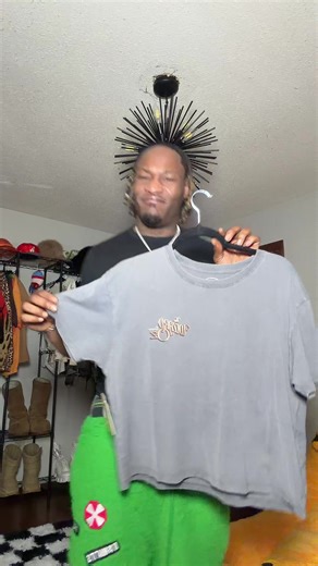 DIY Distressed Wizard of Oz Shirt Tutorial