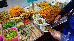 OMG! This Food Cart Has EVERYTHING ! Crispy Shrimp Bread, Fresh Spring Rolls, Beef Skewers and More | Food Processing