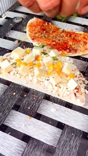 Late night order pizza🍕ka vaise to kitchen off #viral #shorts #pizza #youtubeshorts #food#minivlog￼