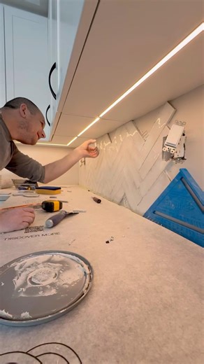 Tiles installation by LOON