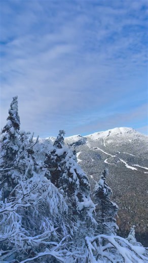 Hello From Stowe | Alexa + J.T. on Instagram: "Doesn’t get any better than this! 🎿❄️ Grateful for Mother Nature + the team at @stowemt for the excellent conditions! Have you been skiing or snowboarding yet this season? 🏂 ⛷️ #hellofromstowe #stowemt #stowe #vermont #skivt #skivermont #skitheeast"