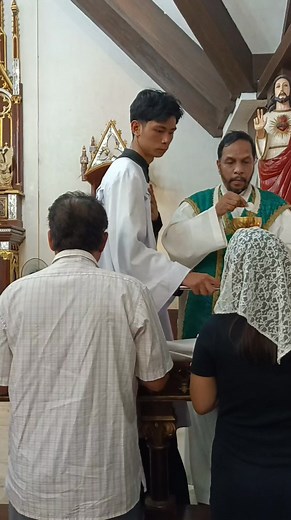 9.3K views · 355 reactions | Traditional Latin Mass Holy Communion | Catholic Tradition & Evangelization | Facebook